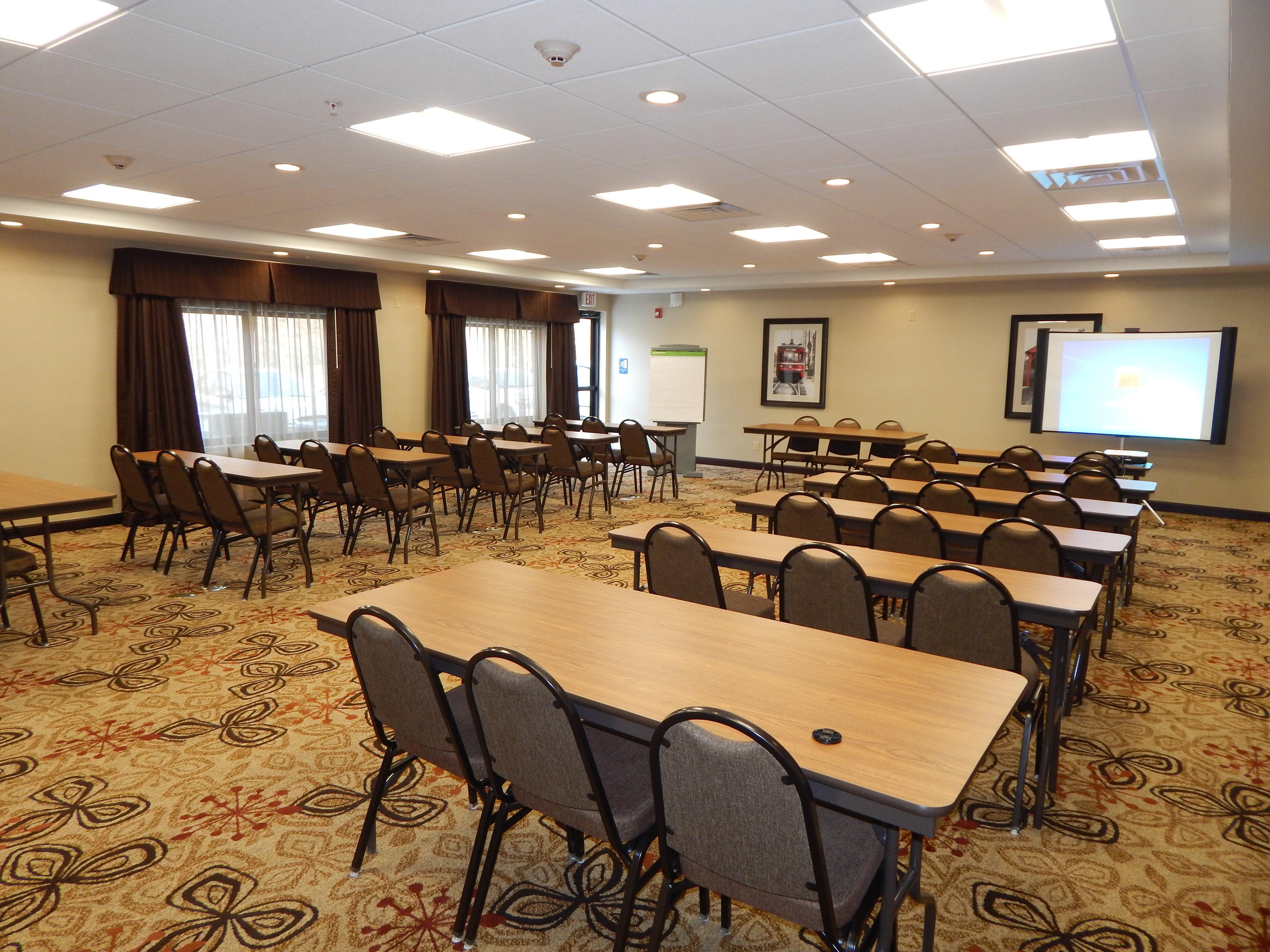 Holiday Inn Express & Suites Washington - Meadow Lands By Ihg Exterior foto